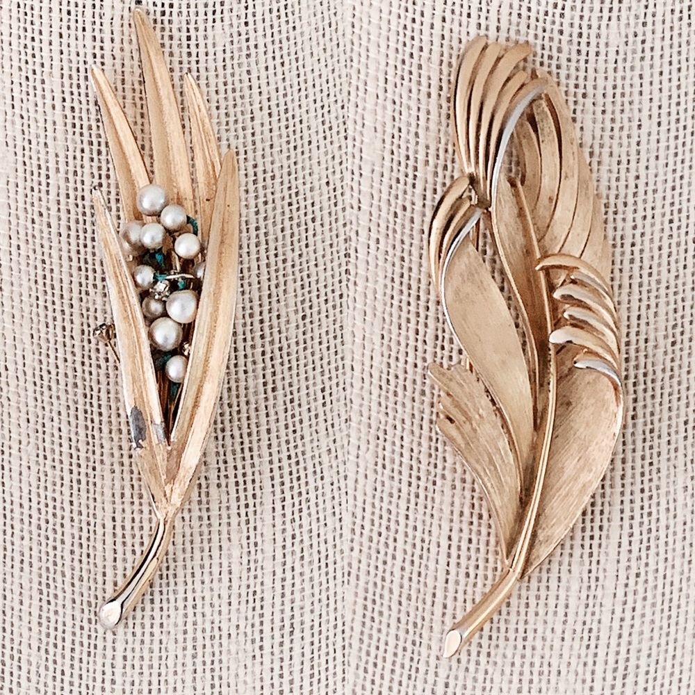 Vintage Two Gold Pin Set